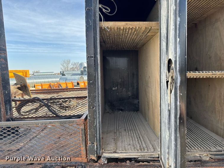 image for item EM3605 1998 International 4700 crane truck