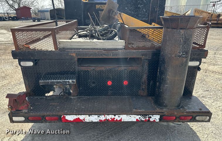 image for item EM3605 1998 International 4700 crane truck