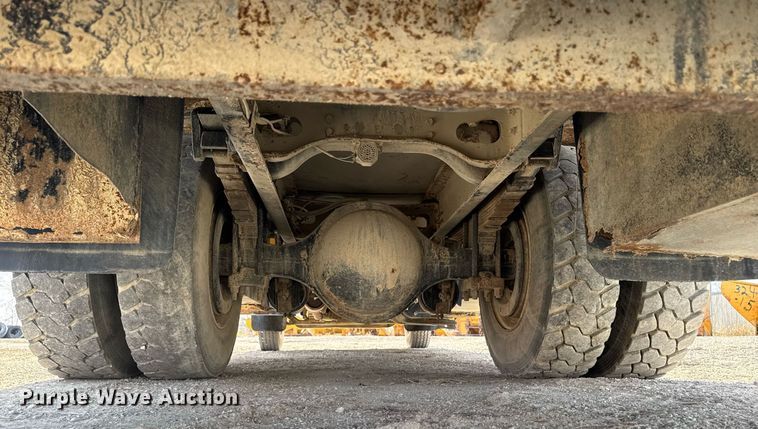 image for item EM3605 1998 International 4700 crane truck