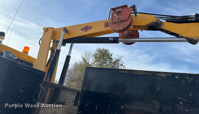 image for item EM3605 1998 International 4700 crane truck