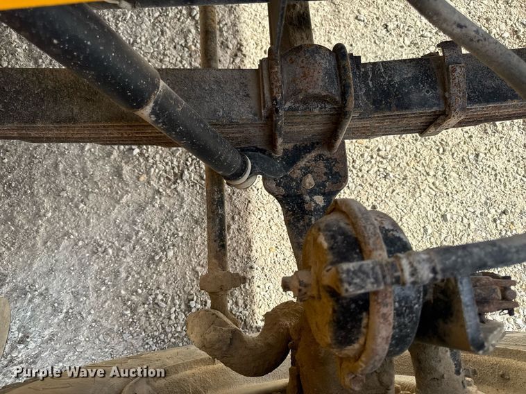 image for item EM3605 1998 International 4700 crane truck