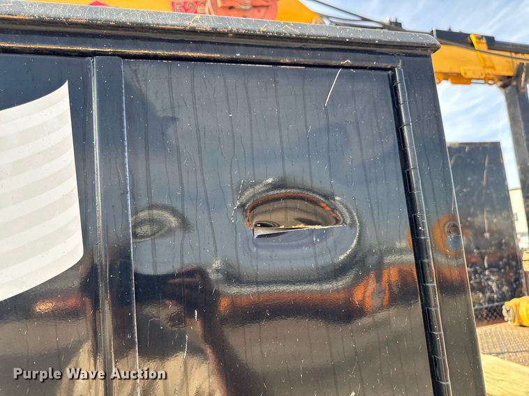 image for item EM3605 1998 International 4700 crane truck