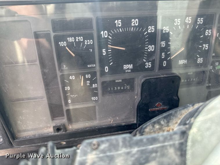 image for item EM3605 1998 International 4700 crane truck