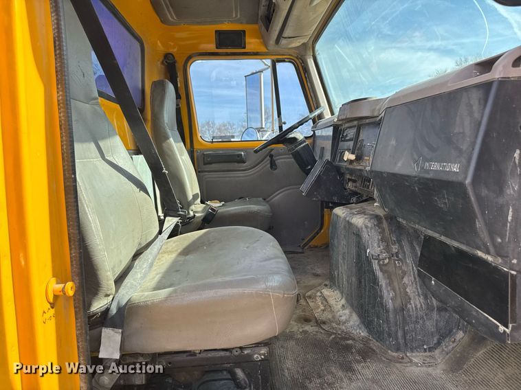 image for item EM3605 1998 International 4700 crane truck