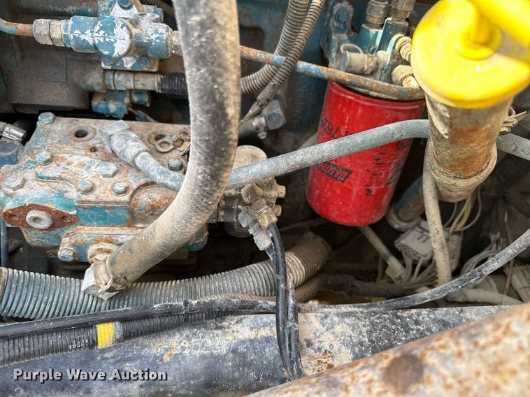 image for item EM3605 1998 International 4700 crane truck