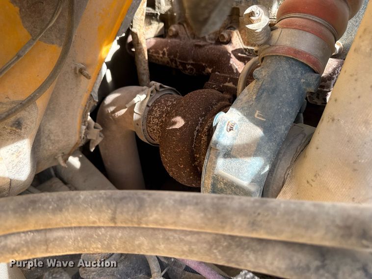 image for item EM3605 1998 International 4700 crane truck