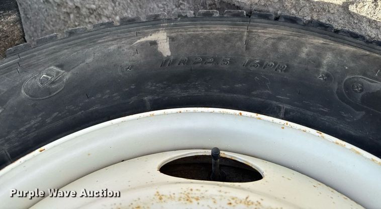 image for item EM3605 1998 International 4700 crane truck