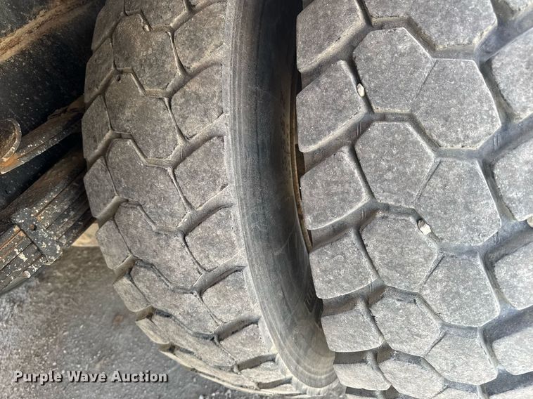 image for item EM3605 1998 International 4700 crane truck