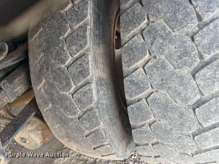 image for item EM3605 1998 International 4700 crane truck