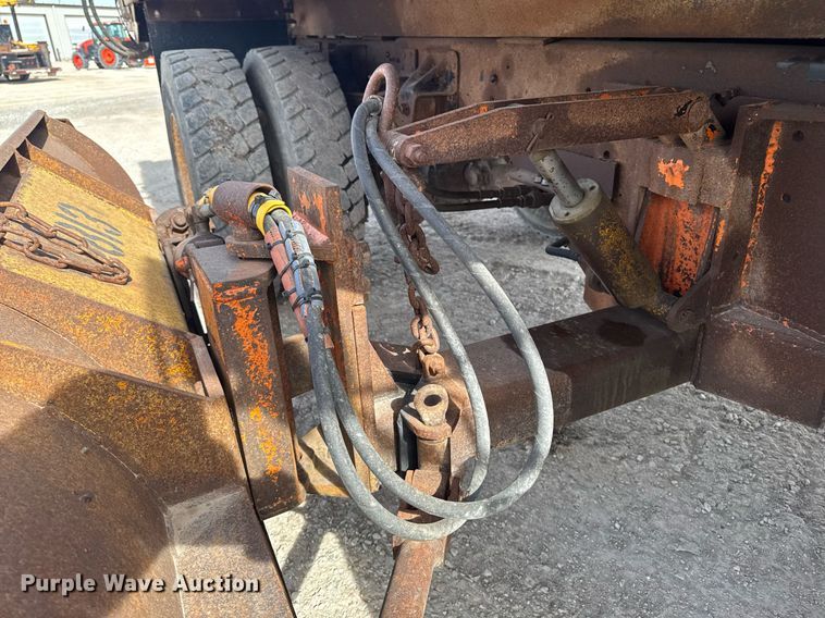 image for item EM3606 2000 GMC C8500 dump truck