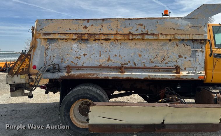 image for item EM3606 2000 GMC C8500 dump truck