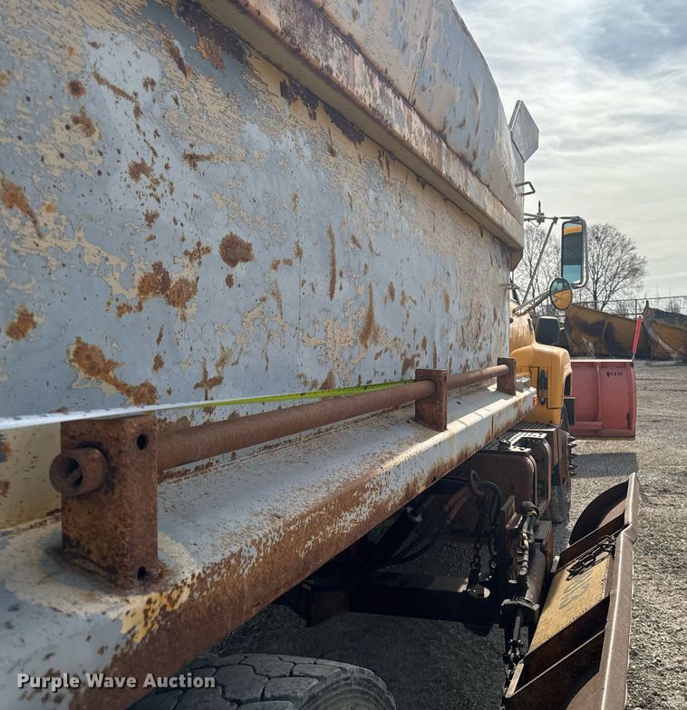 image for item EM3606 2000 GMC C8500 dump truck