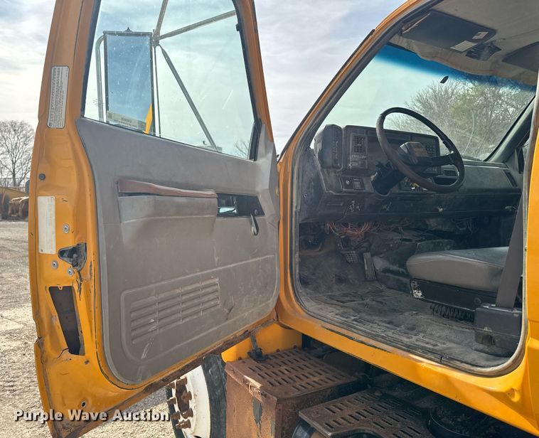 image for item EM3606 2000 GMC C8500 dump truck