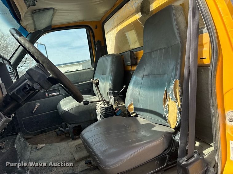 image for item EM3606 2000 GMC C8500 dump truck