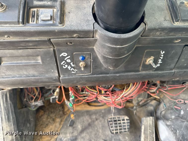 image for item EM3606 2000 GMC C8500 dump truck