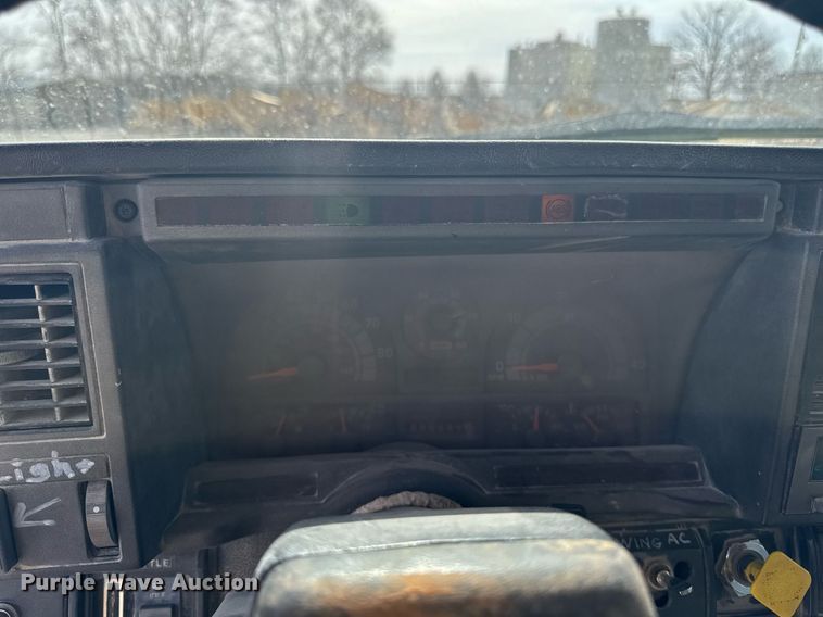 image for item EM3606 2000 GMC C8500 dump truck