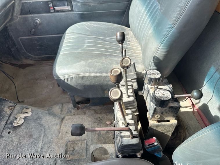 image for item EM3606 2000 GMC C8500 dump truck