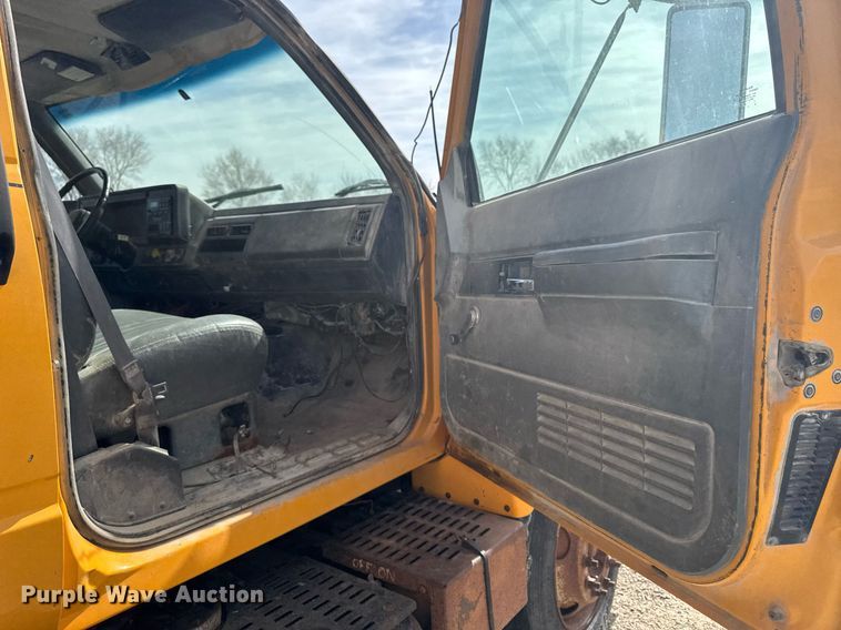 image for item EM3606 2000 GMC C8500 dump truck