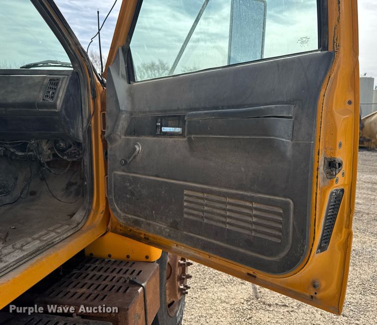 image for item EM3606 2000 GMC C8500 dump truck