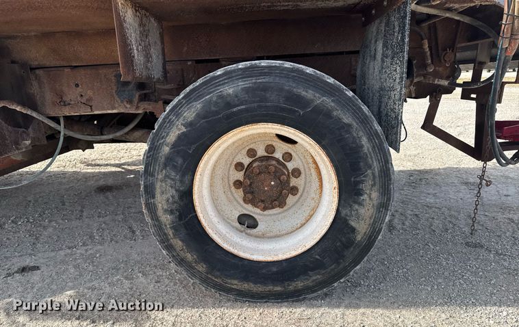 image for item EM3606 2000 GMC C8500 dump truck