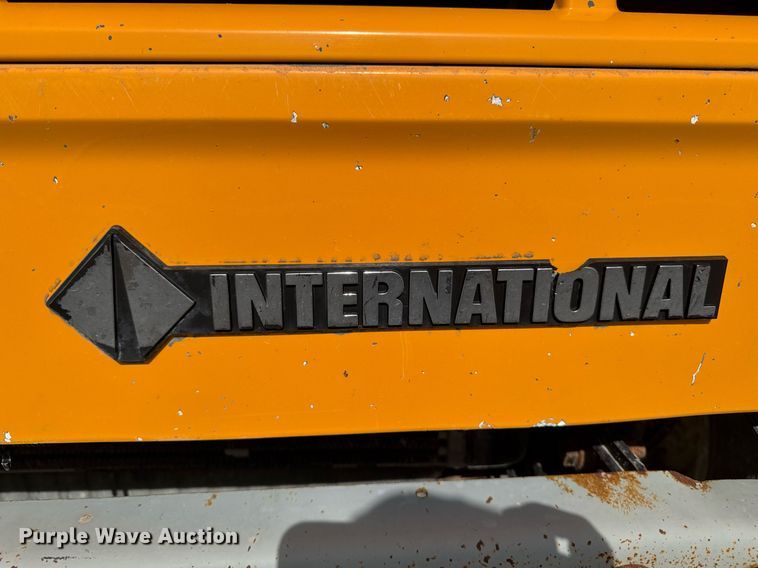 image for item EM3607 2001 International 4900 dump truck