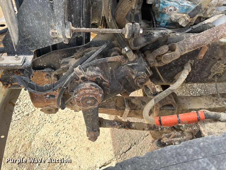 image for item EM3607 2001 International 4900 dump truck