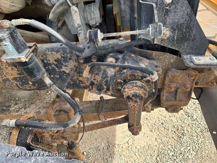 image for item EM3607 2001 International 4900 dump truck