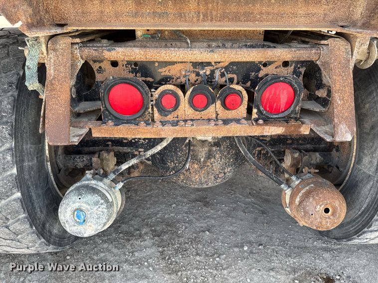 image for item EM3607 2001 International 4900 dump truck