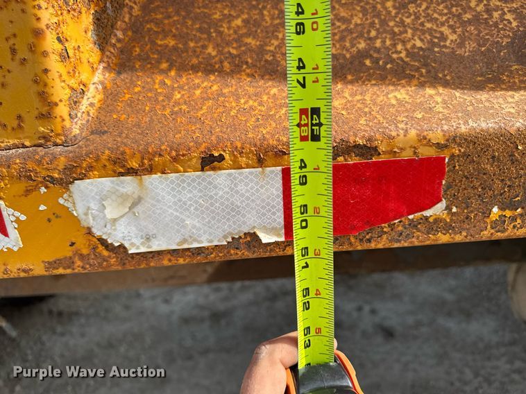 image for item EM3607 2001 International 4900 dump truck