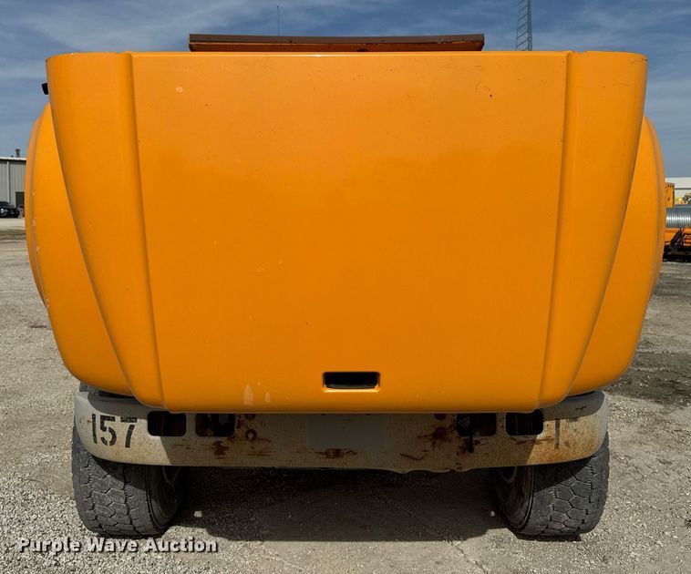 image for item EM3607 2001 International 4900 dump truck