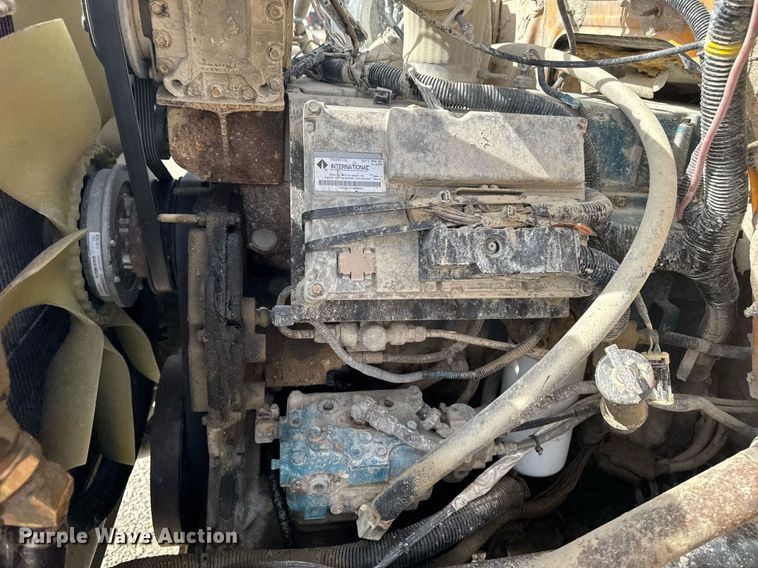 image for item EM3607 2001 International 4900 dump truck