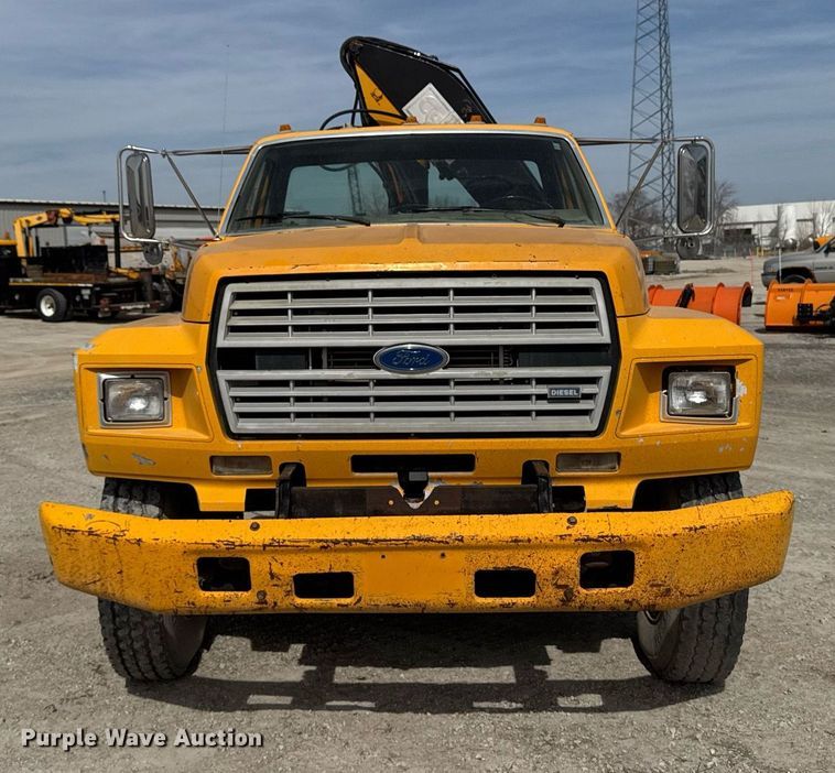 image for item EM3608 1992 Ford F800 crane truck