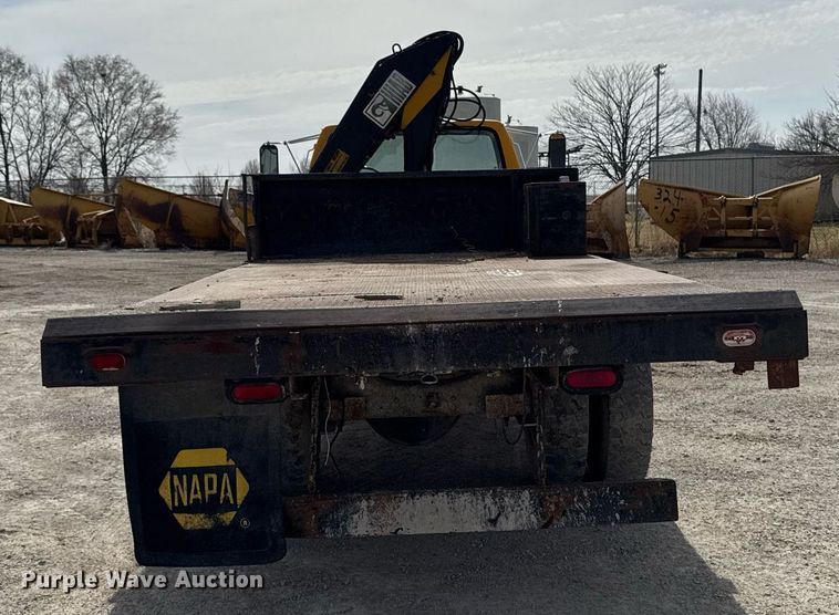 image for item EM3608 1992 Ford F800 crane truck