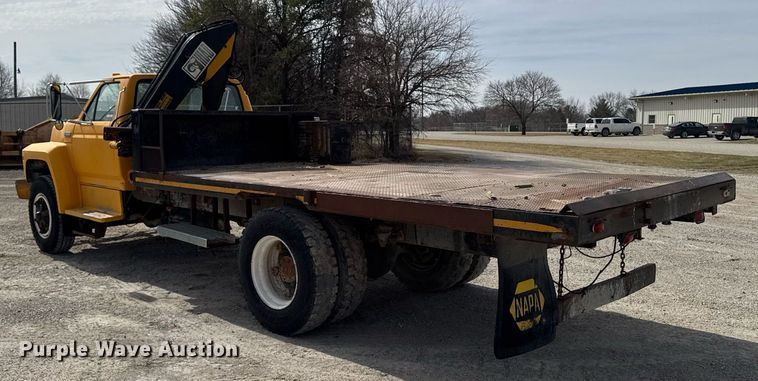 image for item EM3608 1992 Ford F800 crane truck