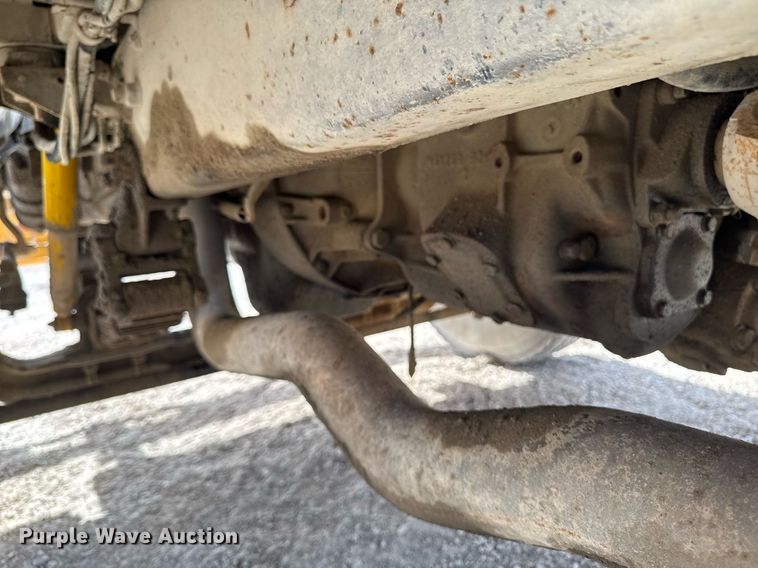 image for item EM3608 1992 Ford F800 crane truck