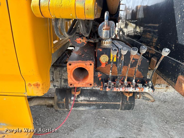 image for item EM3608 1992 Ford F800 crane truck