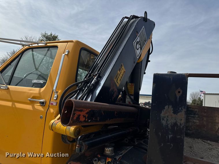 image for item EM3608 1992 Ford F800 crane truck