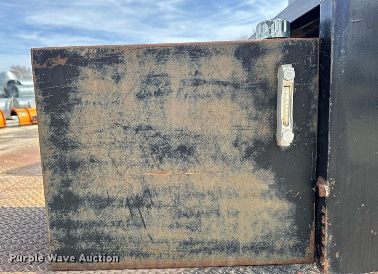 image for item EM3608 1992 Ford F800 crane truck