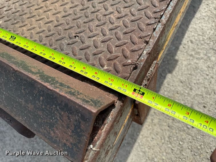 image for item EM3608 1992 Ford F800 crane truck