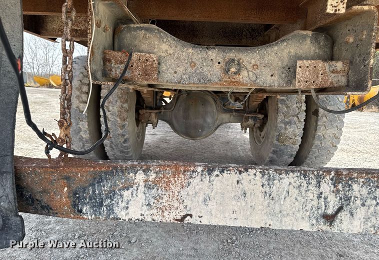 image for item EM3608 1992 Ford F800 crane truck