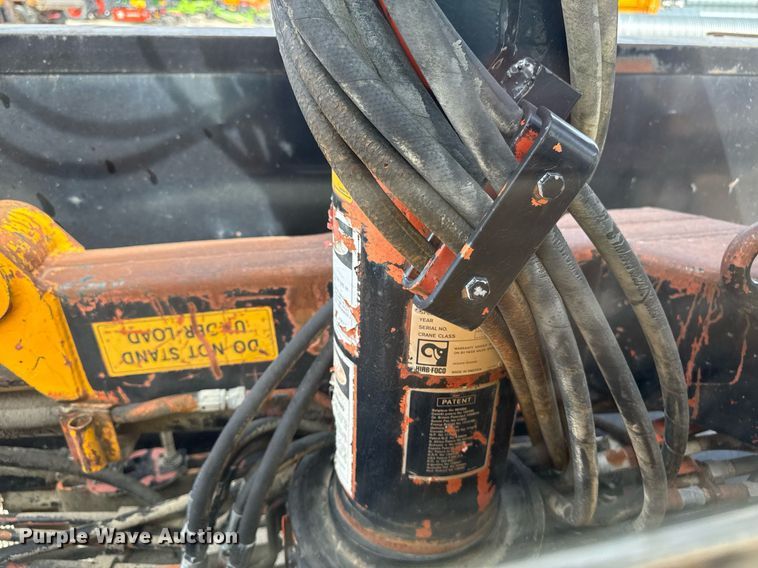 image for item EM3608 1992 Ford F800 crane truck