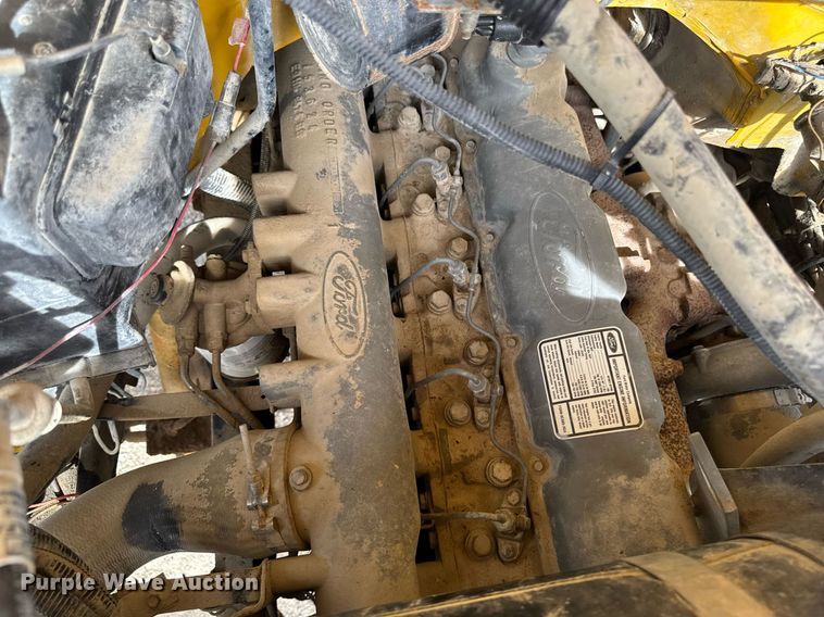 image for item EM3608 1992 Ford F800 crane truck