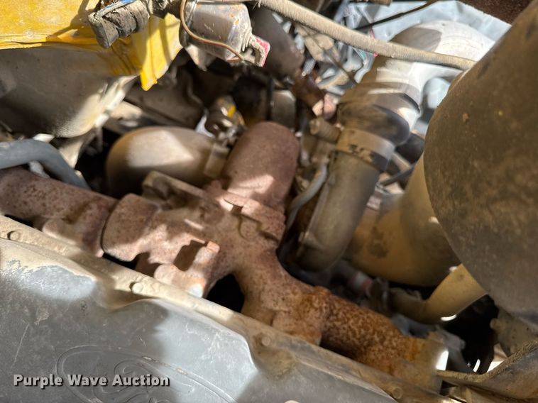 image for item EM3608 1992 Ford F800 crane truck