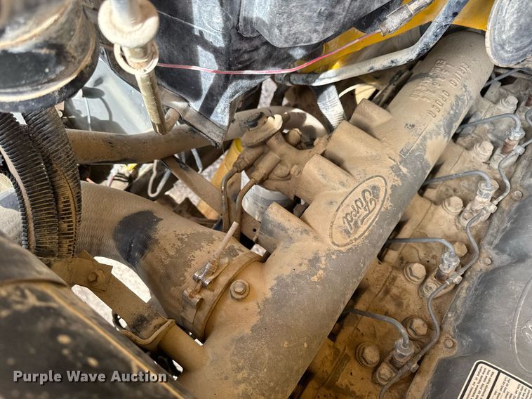 image for item EM3608 1992 Ford F800 crane truck