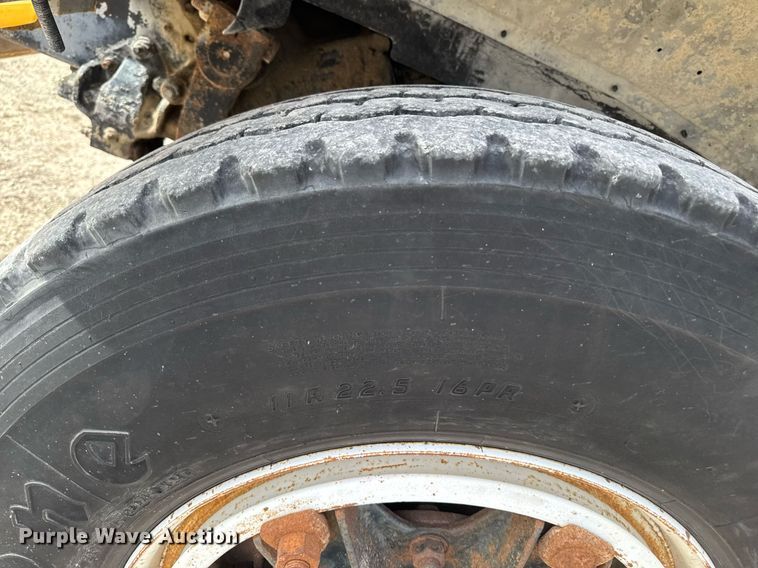 image for item EM3608 1992 Ford F800 crane truck