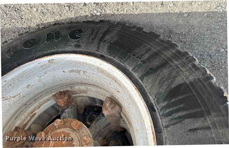 image for item EM3608 1992 Ford F800 crane truck