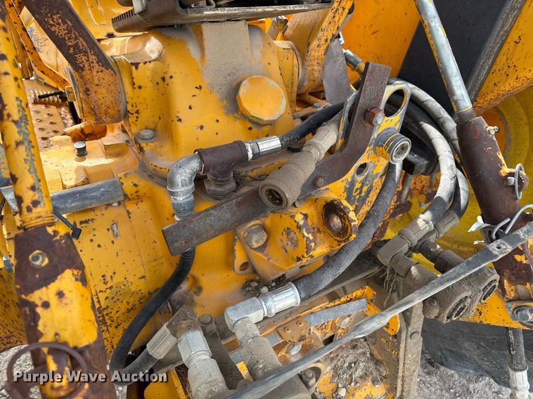 image for item EM3610 1989 John Deere 2755 tractor