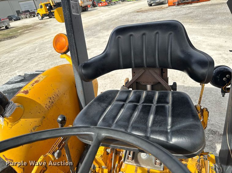 image for item EM3610 1989 John Deere 2755 tractor