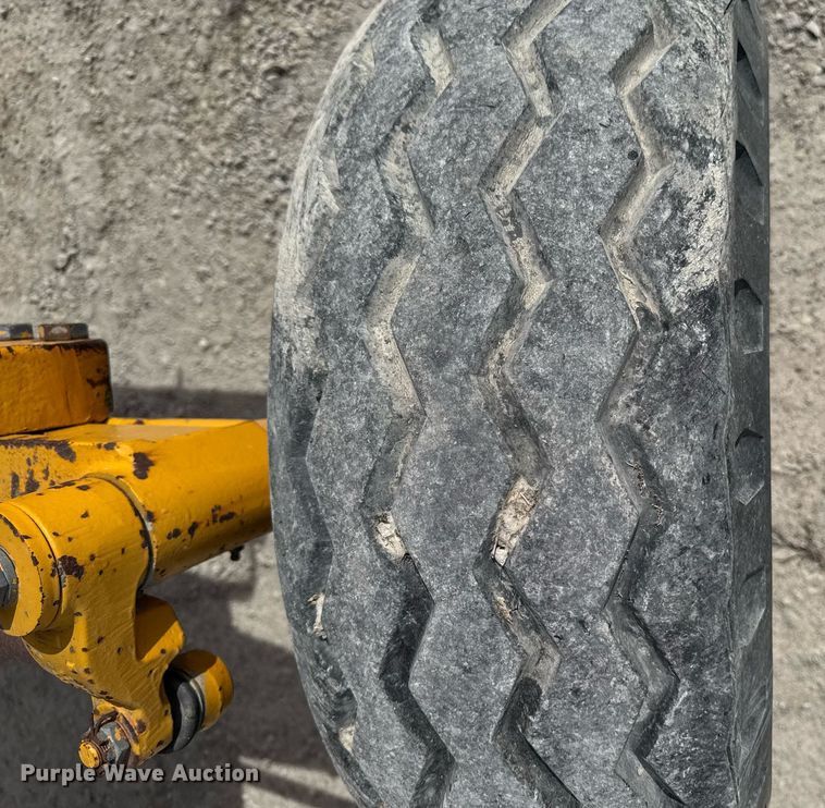 image for item EM3610 1989 John Deere 2755 tractor