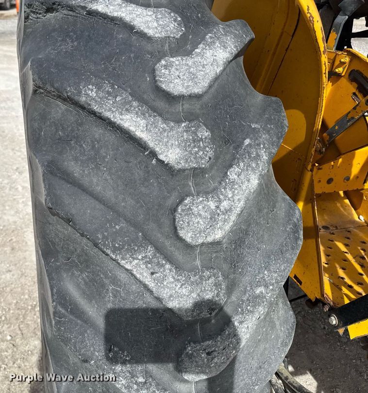 image for item EM3610 1989 John Deere 2755 tractor